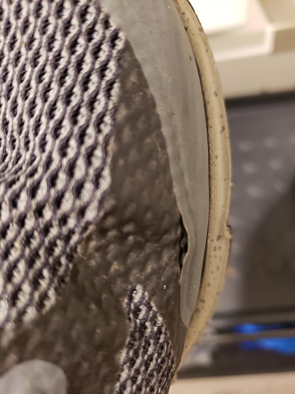Front of the left shoe; happened on the right shoe, too