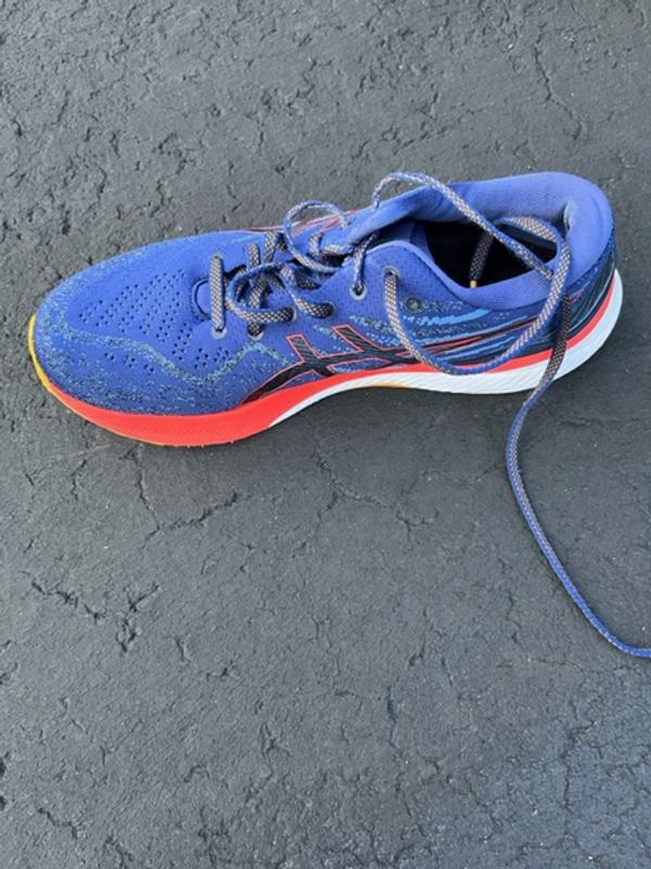 Ripped sole-hardly used!