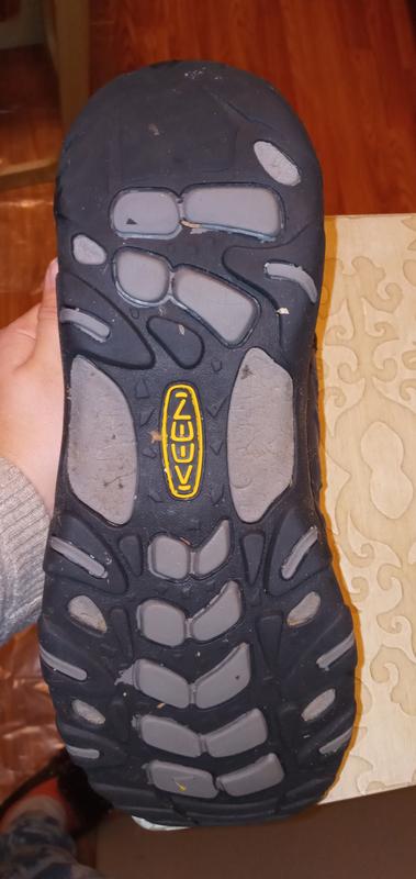 heel completely worn off in 3 months of wear