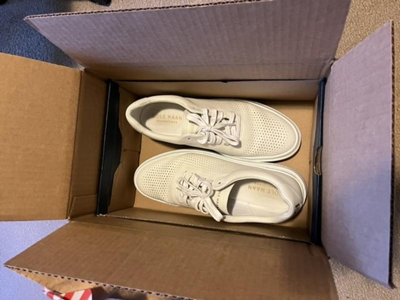 Open box no lid? No paper, no inserts.