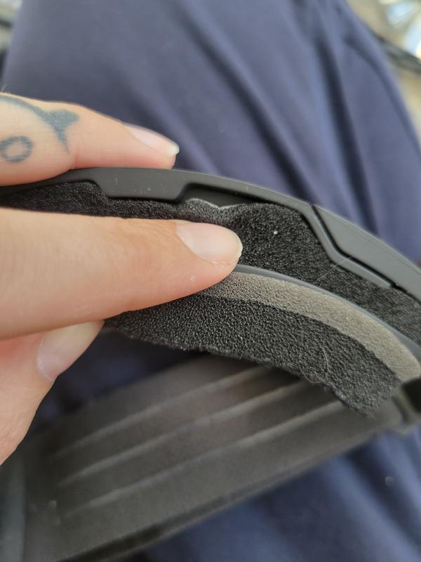 No glue holding foam on