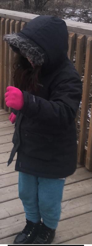 8 year old, temp -20, no toque, warm ears and head