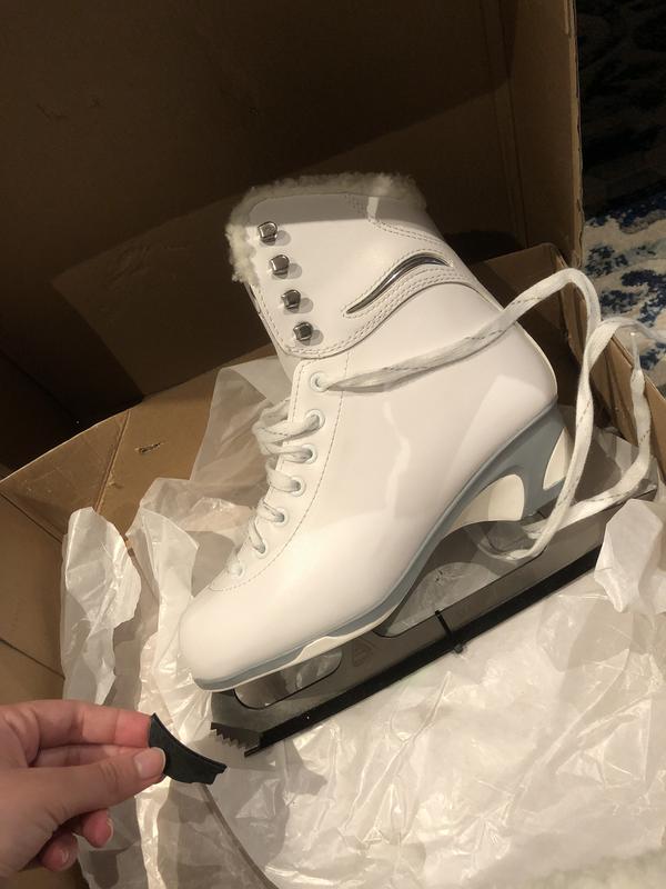 Also forgot to mention, the only included skate guard was also broken.