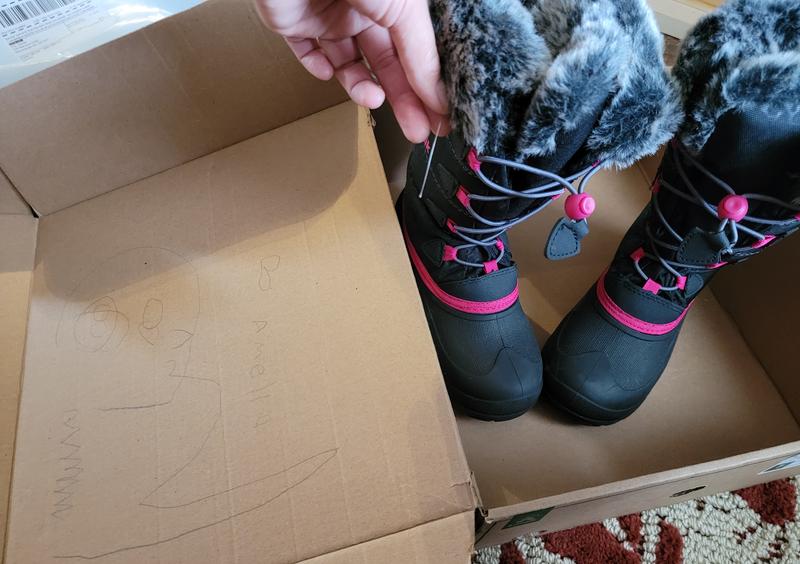 Nobtags upon arrival, box have been scribbled on  underside is dusty, but clean enough to ignore and move on.