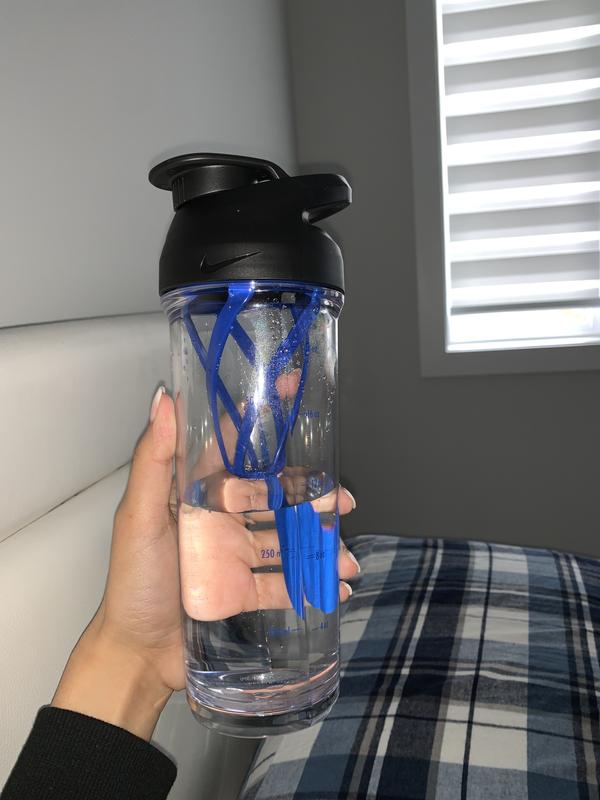 Protein shaker hotsell bottle nike