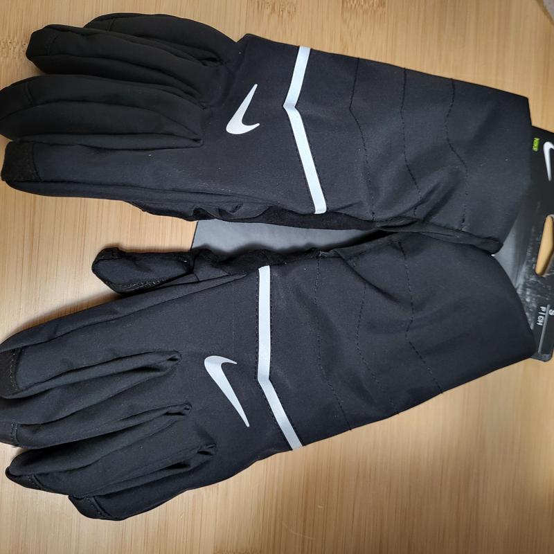 Sizing chart on label of glove is NOT accurate. Size up 1 or 2 sizes