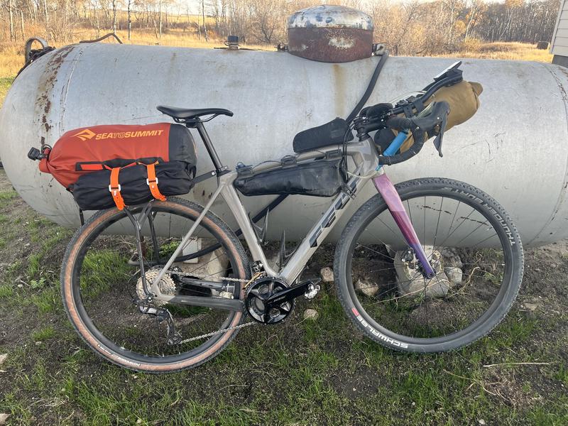 20L in the back and 8L on the front