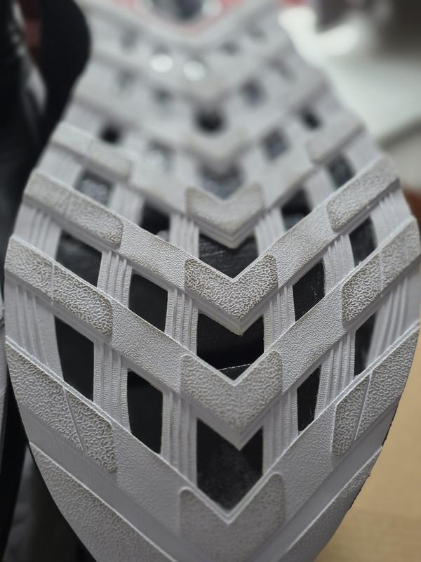No shaping paper inside the shoes either