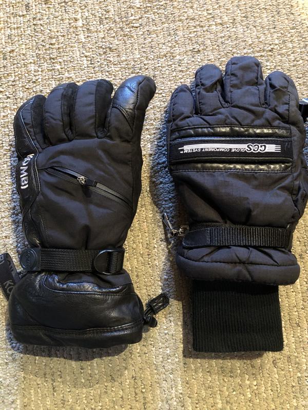 First photo shows zipper defect second picture is my 25 Year old glove