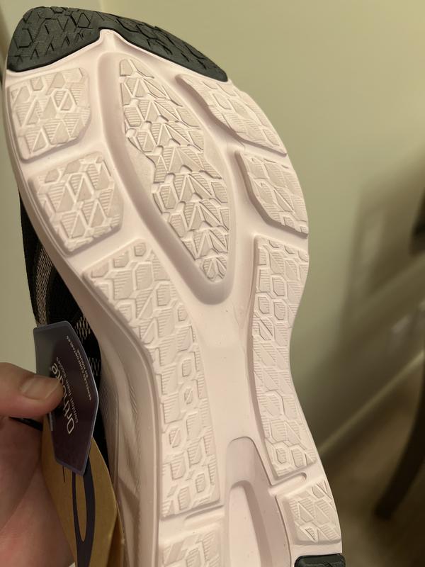 I already cleaned it up but you still can see few stains