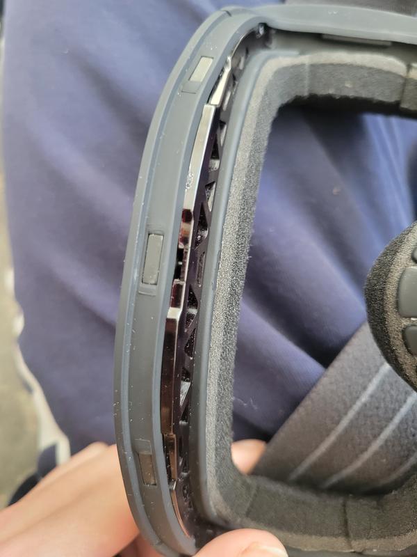 Frame popped apart after removing lense according to instructions