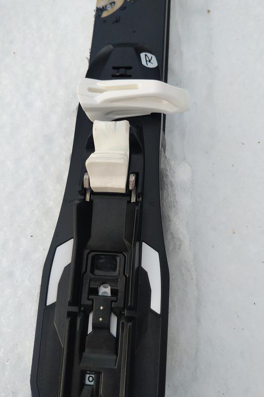 Simple mechanism to release boots