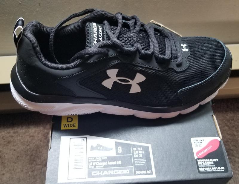 Women's UA W charged Assert 9D