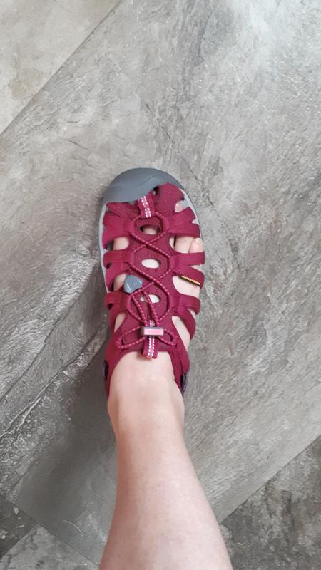 Poor pinky is left out!