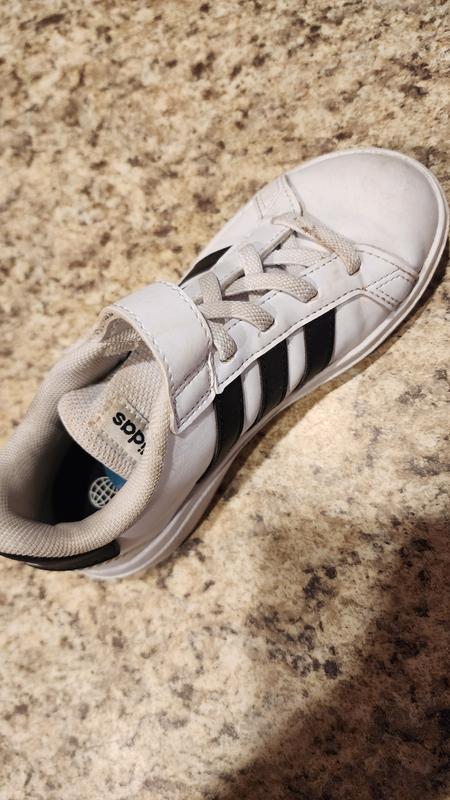 This does not look like the shoes in the picture. You can see the elastic is way too tight.