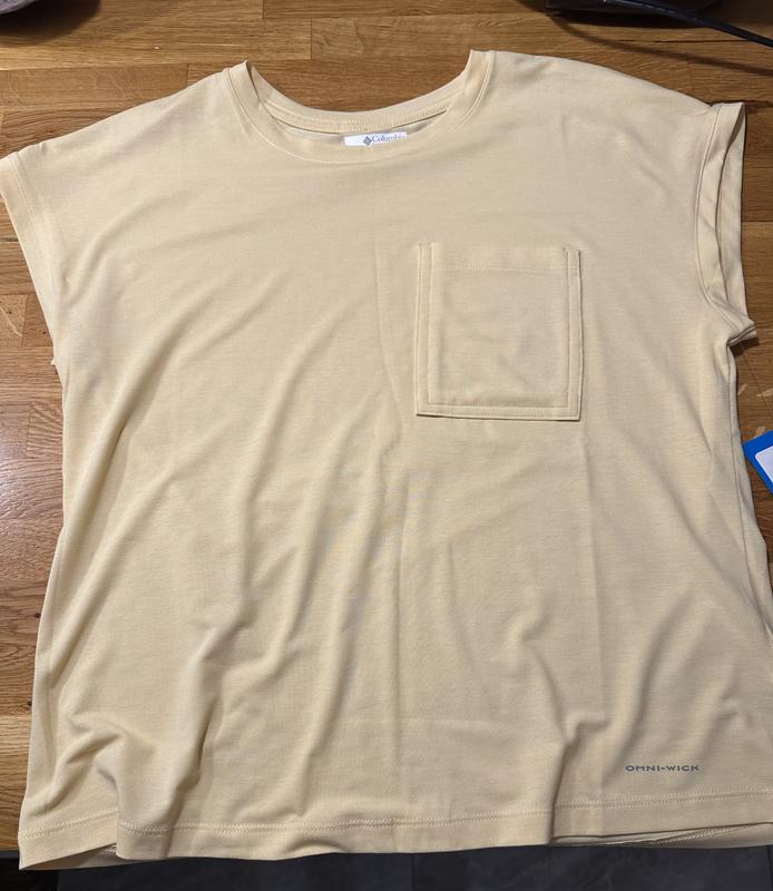 front has a pocket, dolman sleeves