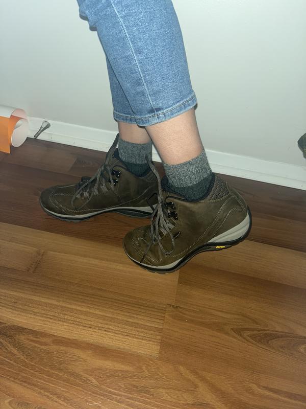 Super skinny ankles
