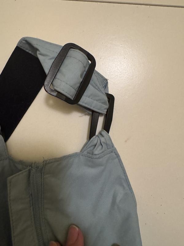 straps dont stay flat