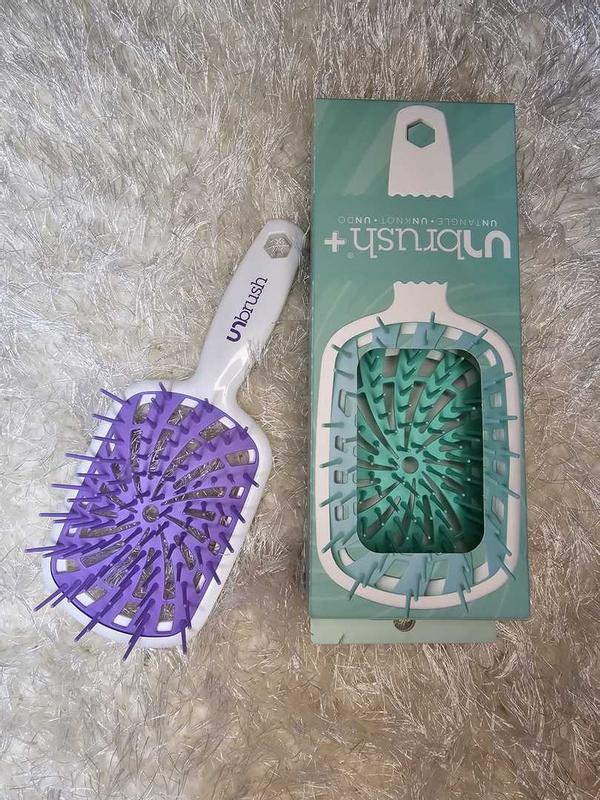 Customer photo for "Amazing hair brush"