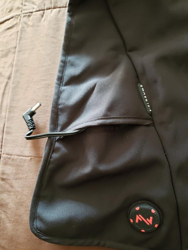 Battery goes in the pocket