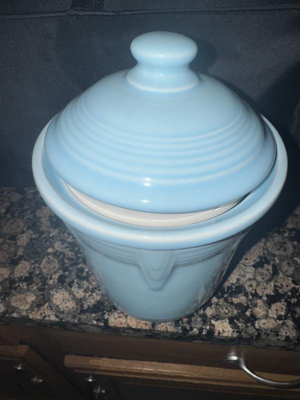 Lid doesn’t fit- can’t push down or adjust in any way.