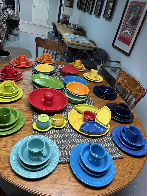 Christmas Mixed Color Classic Rim 12-Piece Dinnerware Set, Service