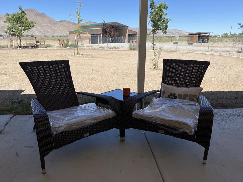 Nice comfortable set!