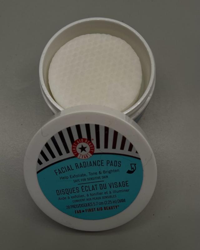 First Aid Beauty Facial Radiance Pads 6