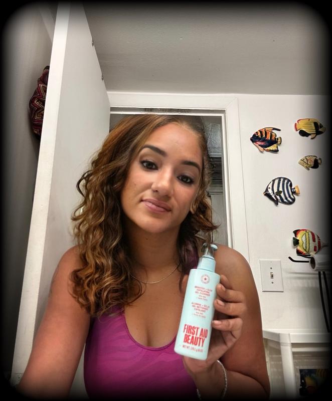 Customer photo for "🌞 A brightening gentle cleanser that leaves your skin fresh smooth and happy"