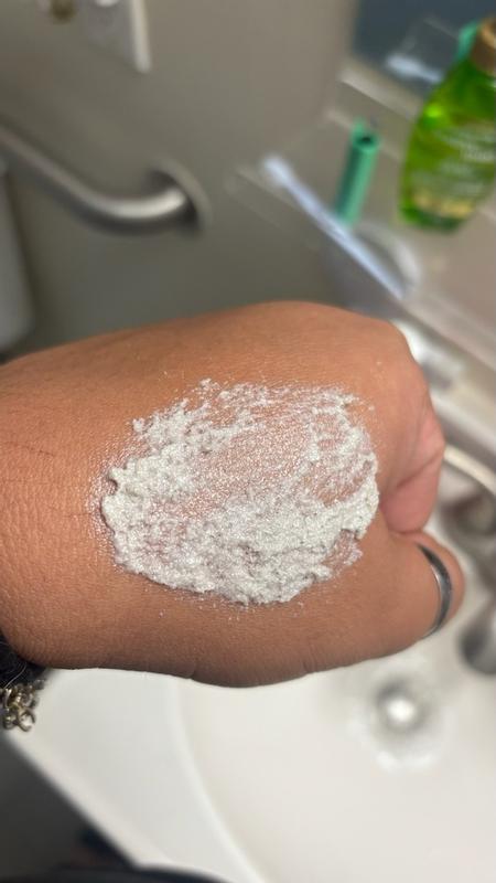 Review Thumbnail Image 0 380169194