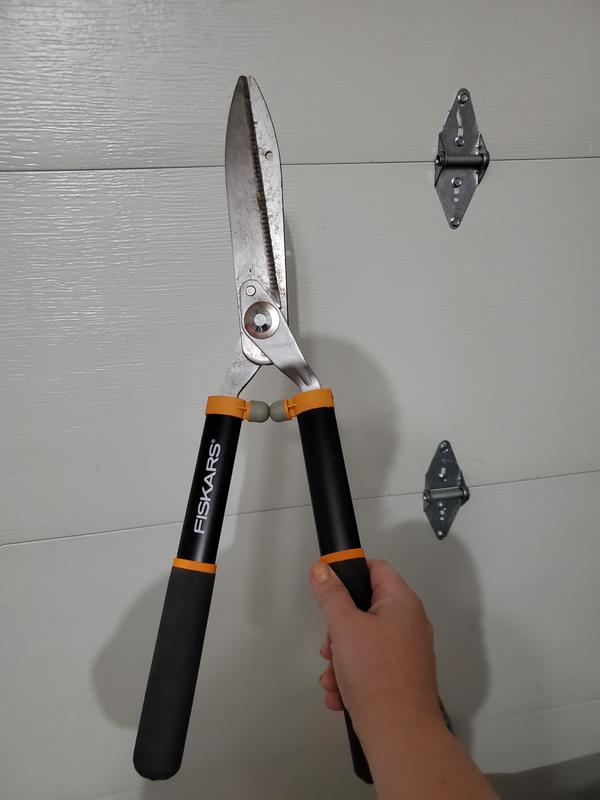 Power-Lever extendable hedge shears from FISKARS CANADA