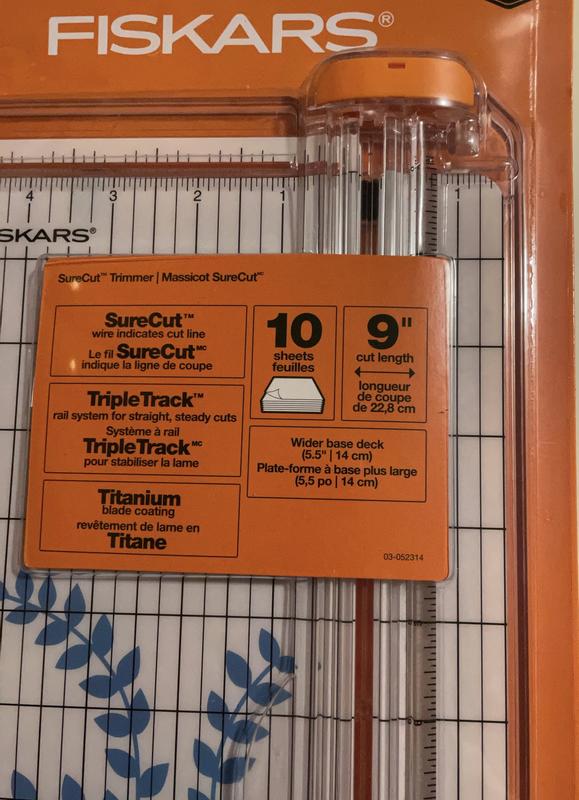 Fiskars A5 Guillotine Paper Trimmer – Precision Craft Cutter – F9913