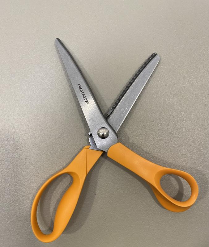 Fiskars 8 Heavy-Duty Cutting Pinking Shears Scissors Zig Zag Orange handle