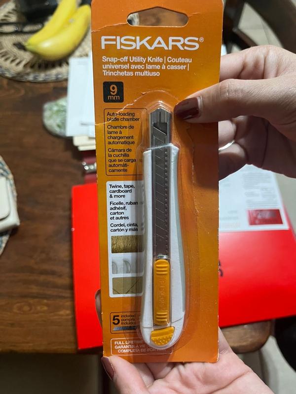 Fiskars Snap-Off Utility Knife - 9mm | Hobby Lobby | 2262822