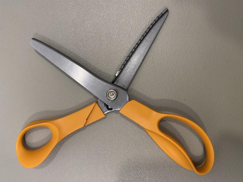 Fiskars Pinking Shears Scissors Zig Zag Stainless Steel Orange Plastic  Handle