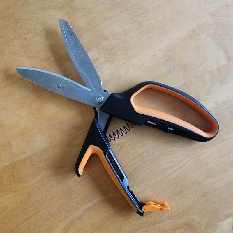 Easy Cut Spring Action Scissors