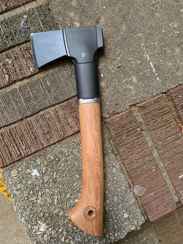 Fiskars Norden chopping axe N7 with sharpener