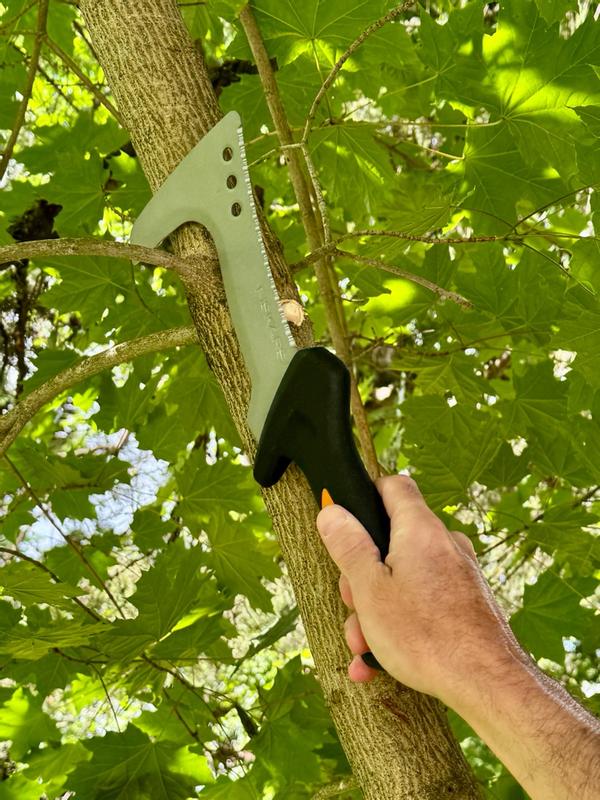 Fiskars 6.5-in Composite Bush axe in the Specialty Landscaping Tools ...