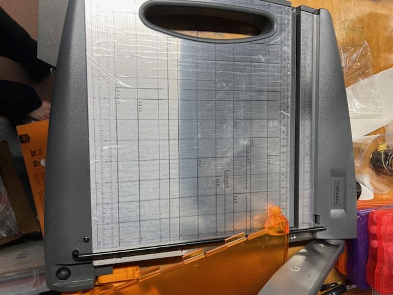 Deluxe Crafting Bypass Paper Trimmer (12