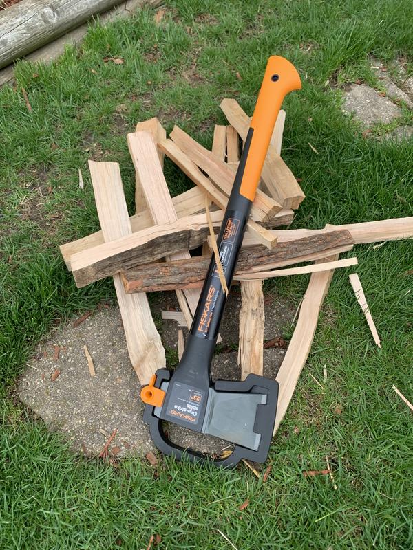 フィスカースX17アックス Amazon.com : Fiskars X17 Splitting Axe, Tree Branch Cutter
