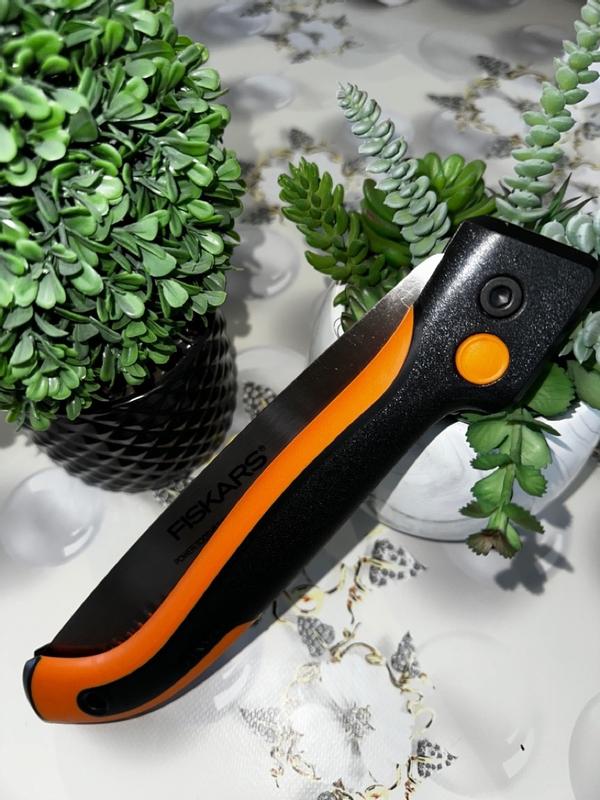 Fiskars Power Tooth Softgrip Folding Pruning Saw, 10 in.