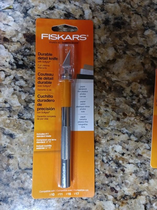 Stock Bureau - FISKARS Cutter de précision avec lame N°11