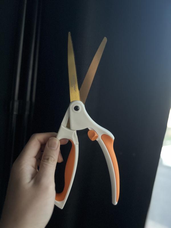 Fiskars Spring Action 8” Scissors - A Nimble Thimble