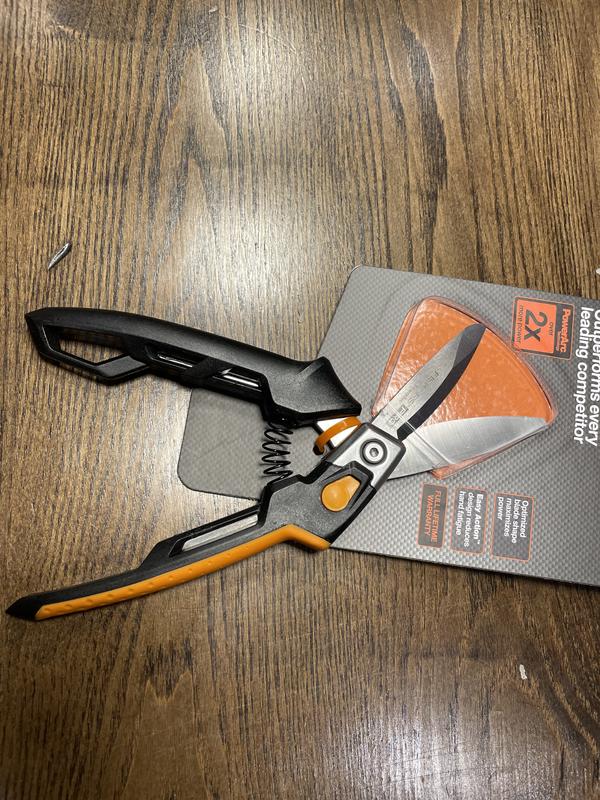 Fiskars 4.1-in Serrated Pro Powerarc Scissors in the Scissors department at