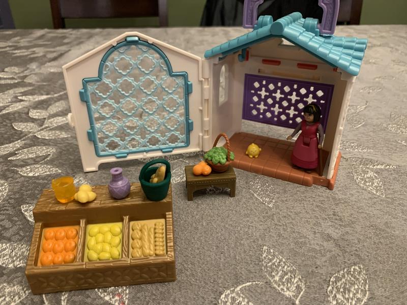 Disney's Wish Dahlia's Rosas Marketplace Playset, Dahlia Micro Doll, Star  Figure & 9 Accessories