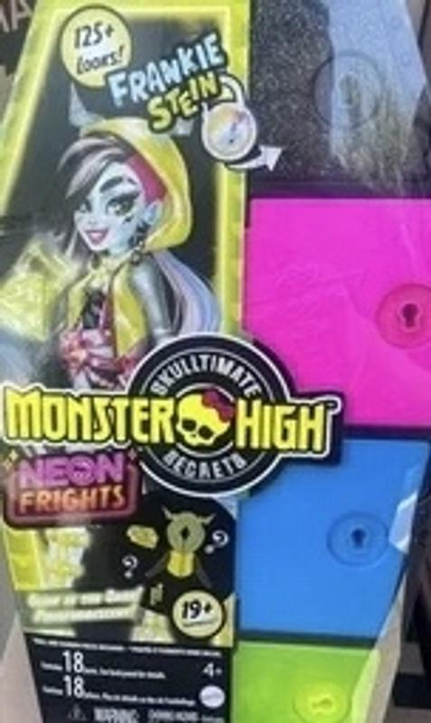 Monster High 12.75'' Skulltimate Secrets Neon Frights Draculaura