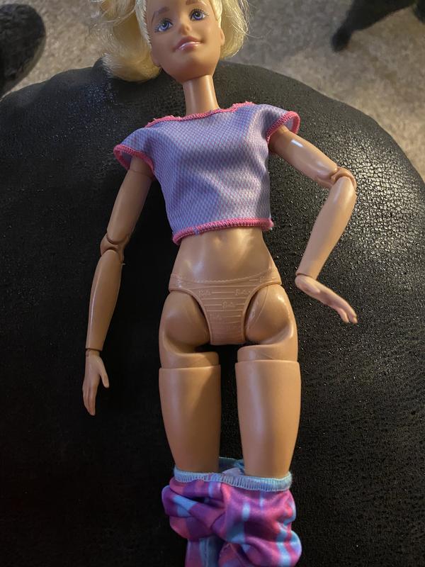 Barbie Made to Move Doll with 22 Flexible Joints & Long Blonde