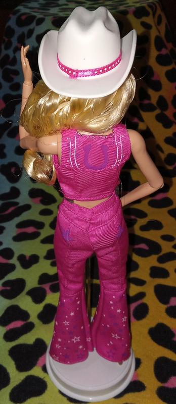 Mattel HPK00 Barbie The Movie 2023 Margot Robbie Barbie da collezione con  abito western rosa e