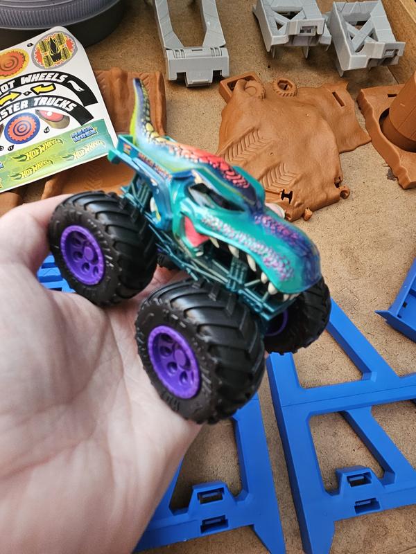 Hot Wheels Mega Wrex vs. Crushzilla Takedown Playset - Shop Playsets at  H-E-B