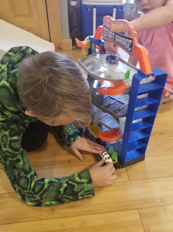 Hot Wheels Stunt Garage!